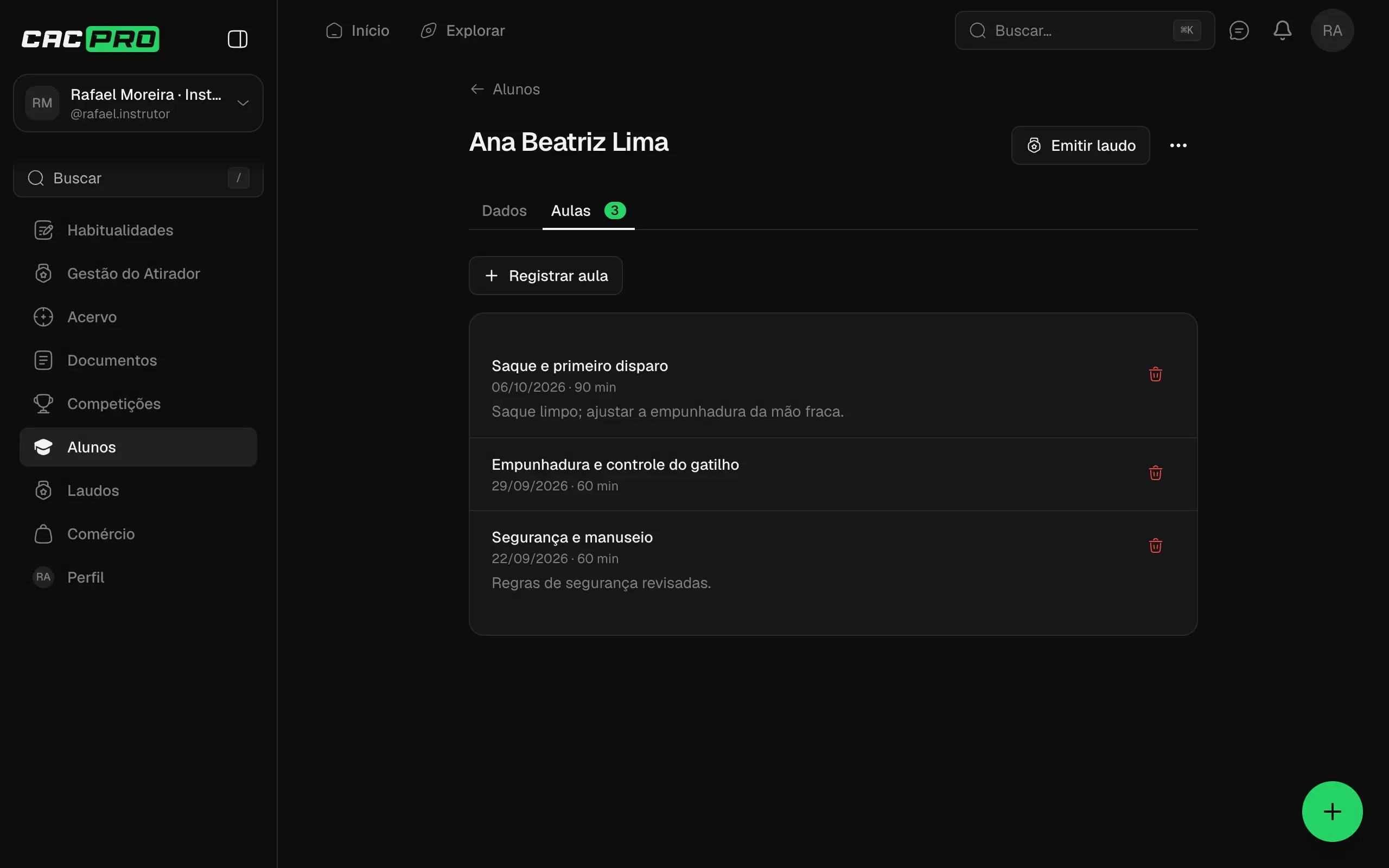 Ficha de uma aluna no CAC PRO com as aulas registradas pelo instrutor: tema, data, duração e anotações.